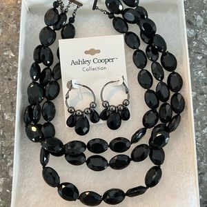 NWT Ashley Cooper Necklace and Earrings Set